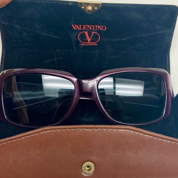 Valentino Garavani Burgundy Large Sunglasses with Case 5449S CZZ 56#16 130 - Picture 2 of 16